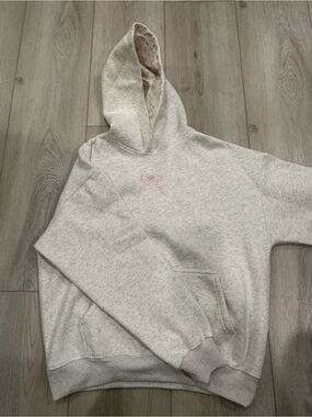 Zyfara Floral-Lined Light Gray Hoodie